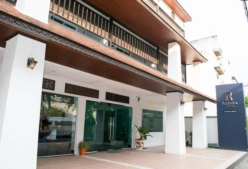 ホテル Ratana