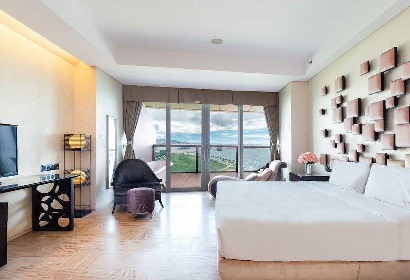 Yuejia Sea Apartment Phoenix Island