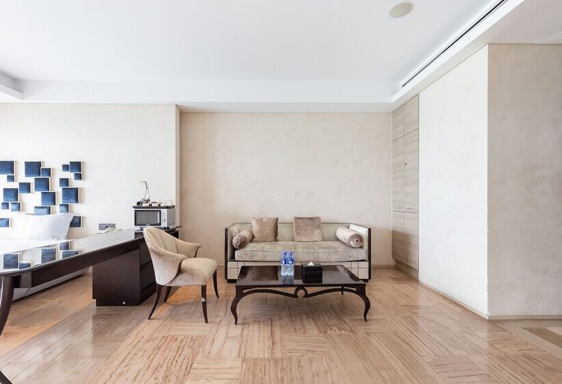 Yuejia Sea Apartment Phoenix Island