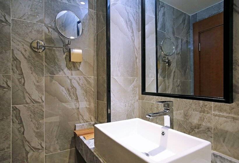 Immersing Hotel Guihu Branch