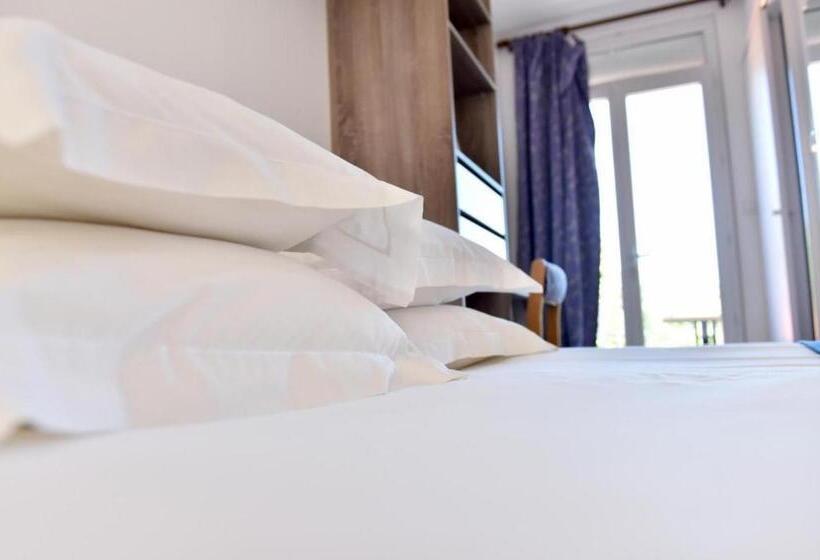 Пансион Domaine De Lacave