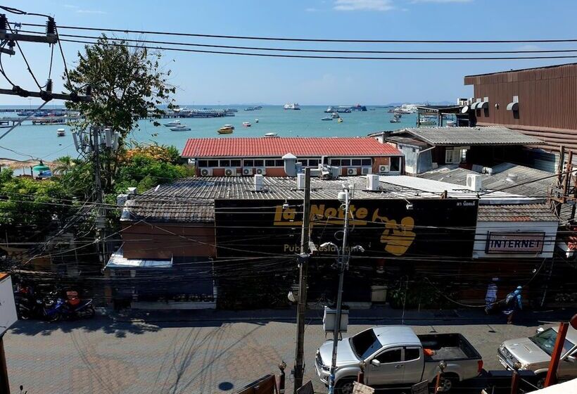 Walking Street Hostel