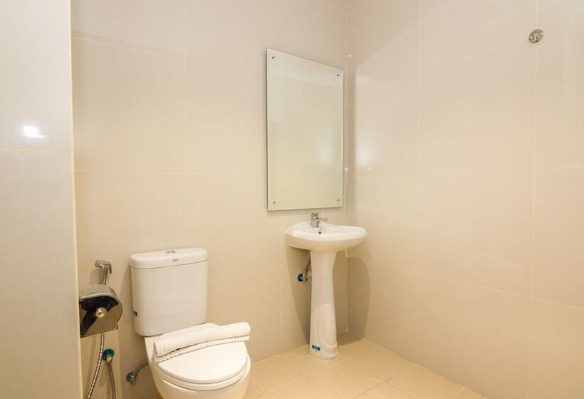 Blitz Hotel Batam Centre