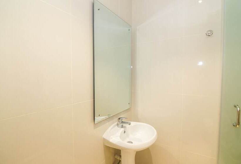 Blitz Hotel Batam Centre