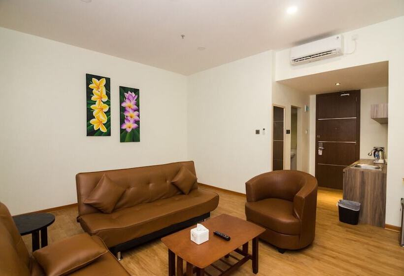 Blitz Hotel Batam Centre