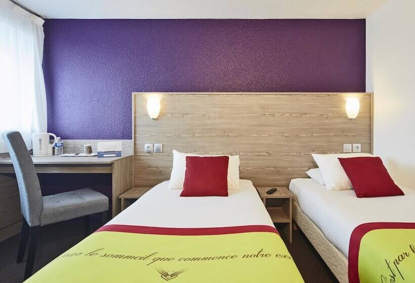 Отель Kyriad Cambrai