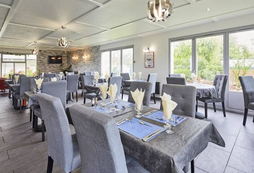 Отель Kyriad Cambrai