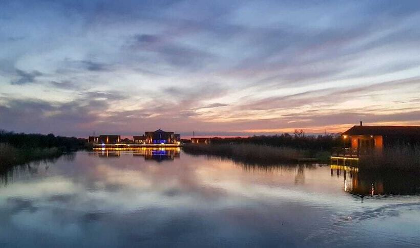 Lakeside Fishing Lodges