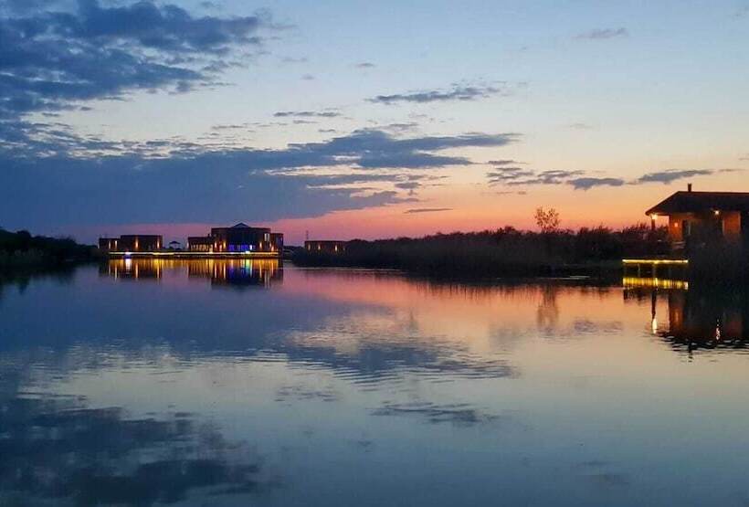 Lakeside Fishing Lodges