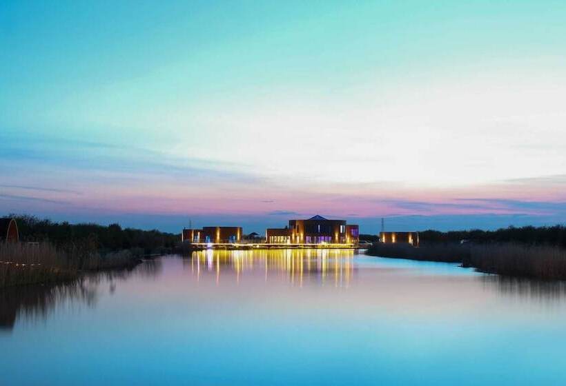 Lakeside Fishing Lodges