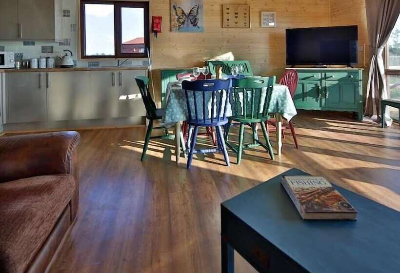 Lakeside Fishing Lodges