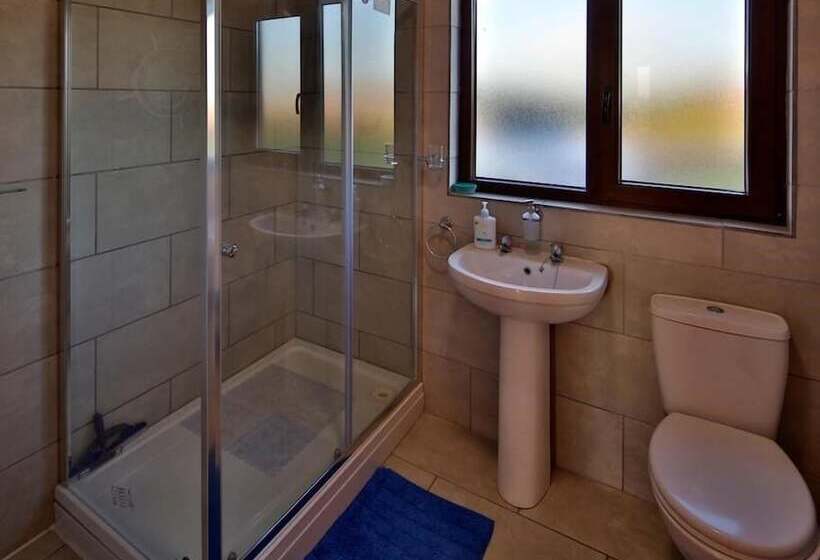 Lakeside Fishing Lodges