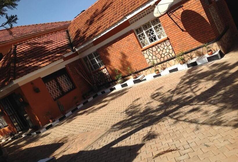 بنسيون Amari Comfort Homes