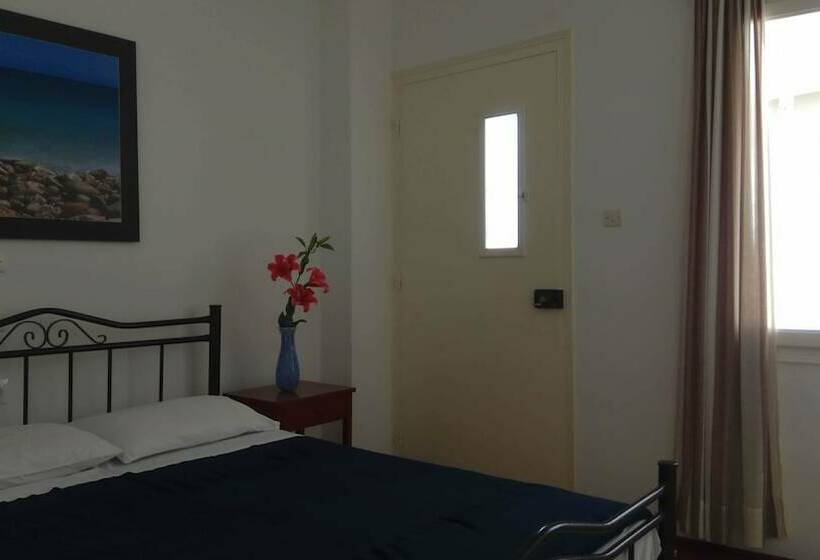 פנסיון Arhontiko Sitia