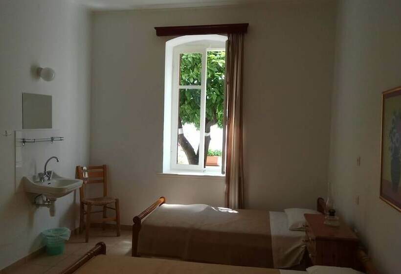 پانسیون Arhontiko Sitia