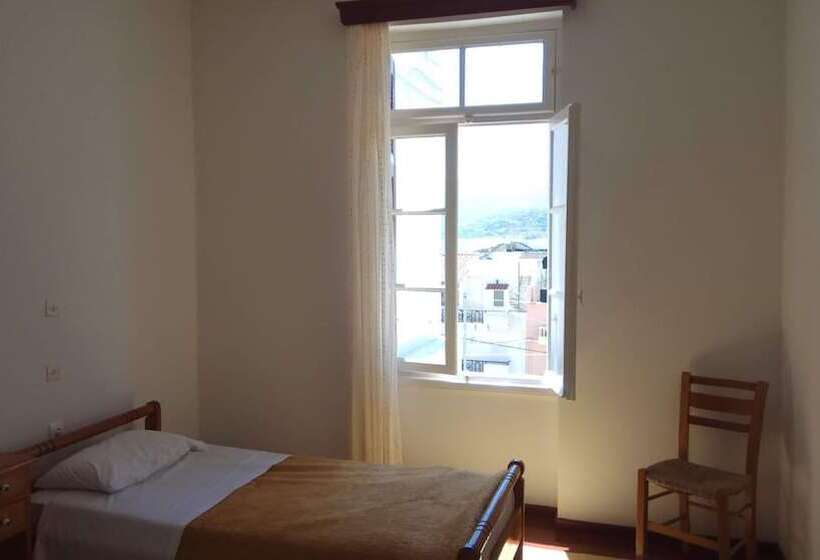 פנסיון Arhontiko Sitia