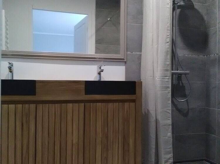 膳宿费 Au Pied Du Lariat