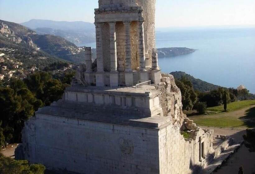 پانسیون Dans Les Nuages