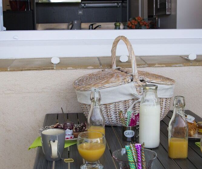 پانسیون Dans Les Nuages