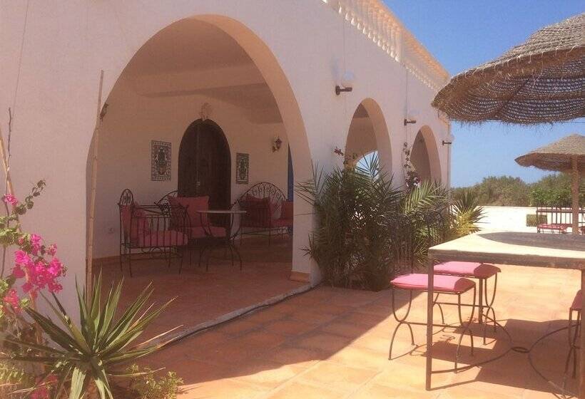 ペンション Domaine El Manar