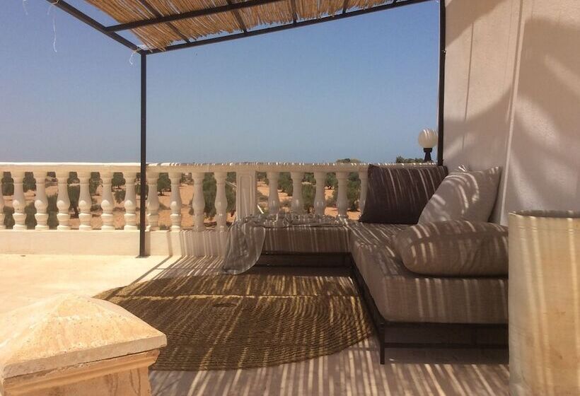 ペンション Domaine El Manar