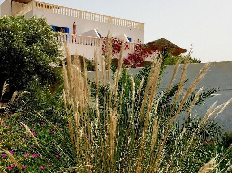 ペンション Domaine El Manar