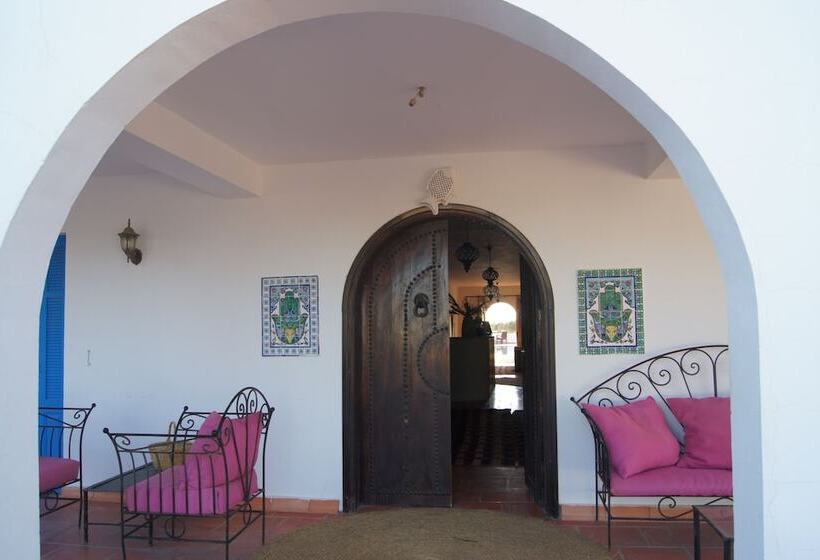 ペンション Domaine El Manar