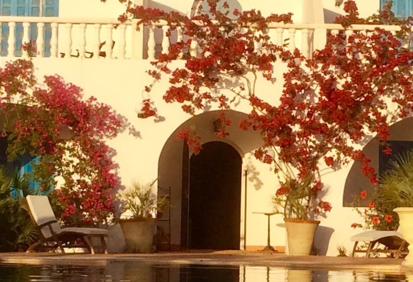 ペンション Domaine El Manar