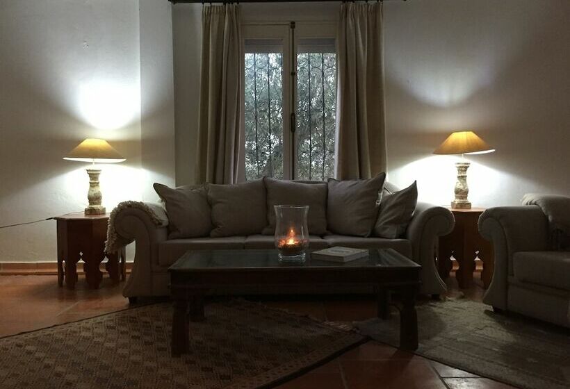 ペンション Domaine El Manar