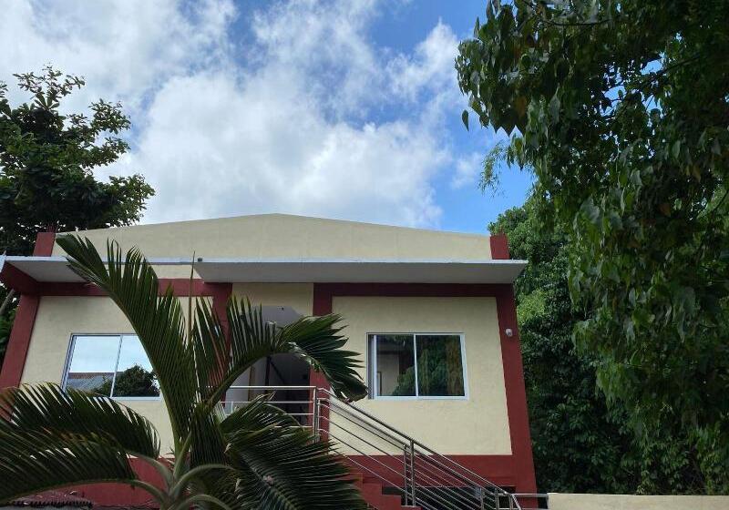 پانسیون John Verhel Homes