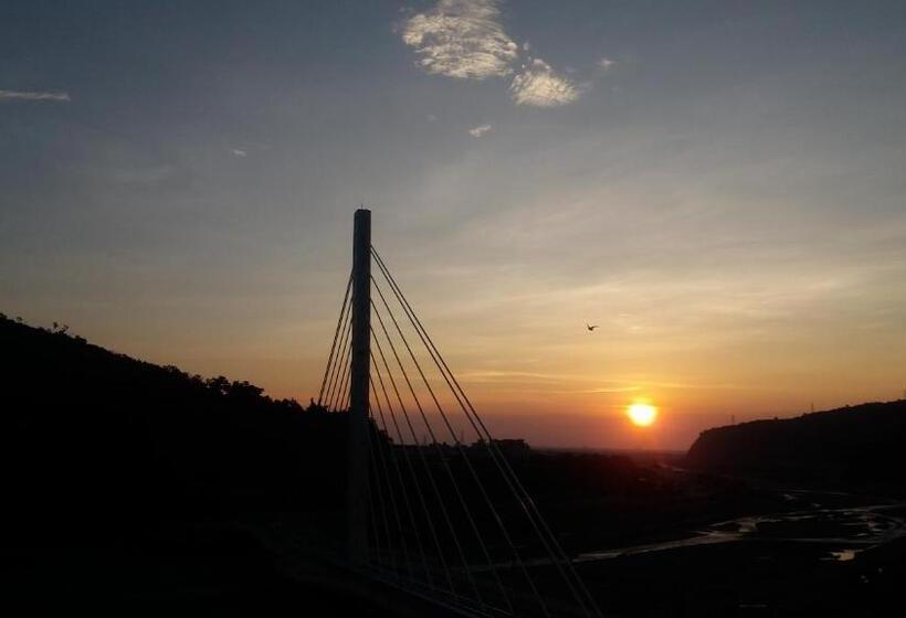 פנסיון Lei Zhiben Hot Spring