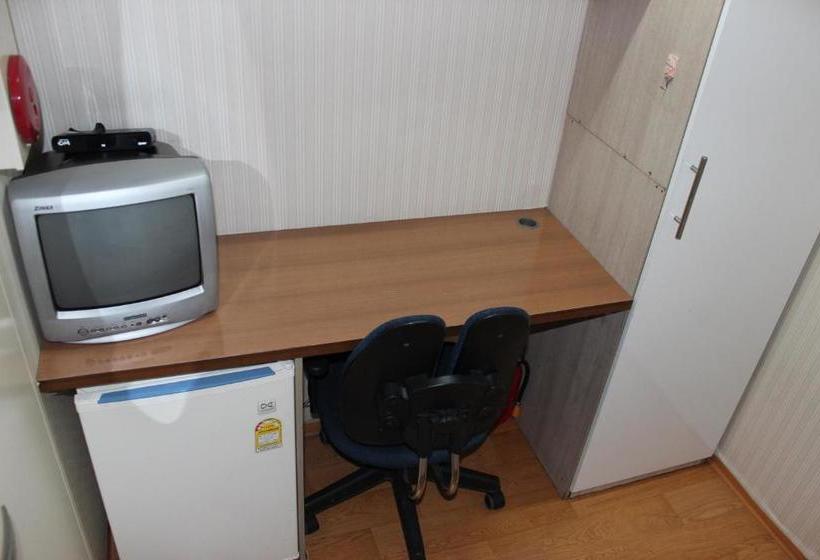 پانسیون Living Castle Single Room