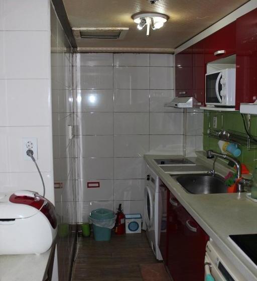 پانسیون Living Castle Single Room