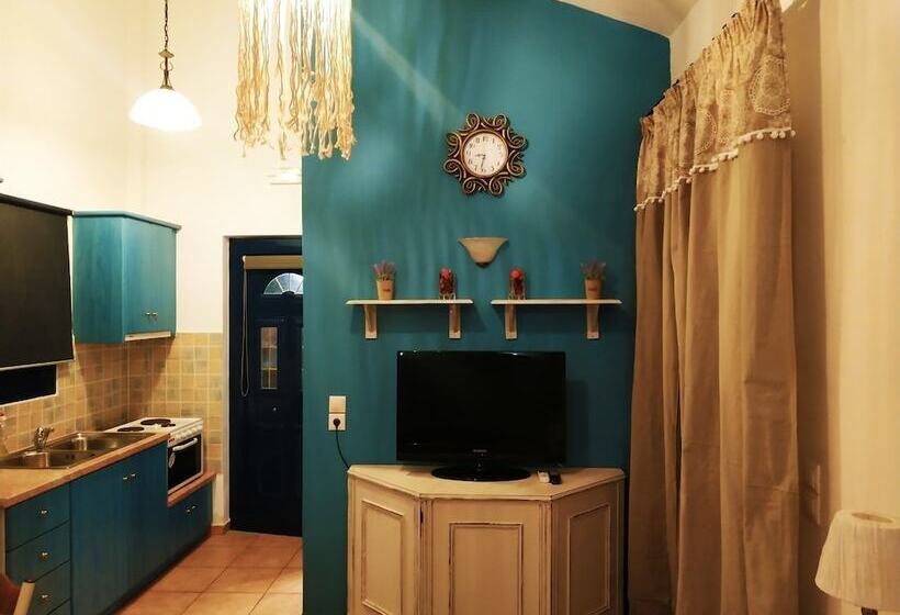 פנסיון Lontosvillage