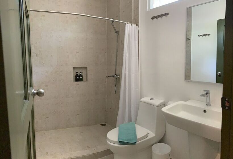 酒店 Cebu R Resort Tabuelan