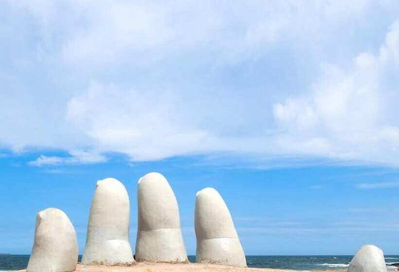 هتل Del Faro Punta Del Este