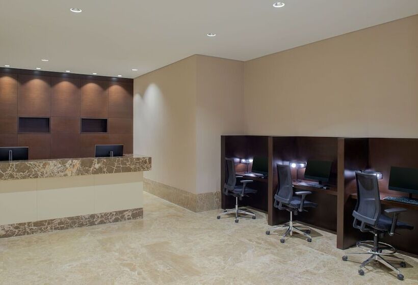 هتل Doubletree By Hilton Doha  Al Sadd