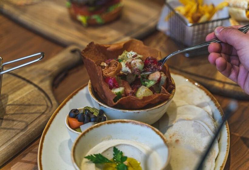 هتل Doubletree By Hilton Doha  Al Sadd