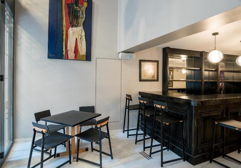 בית מלון כפרי Fos Downtown Suites