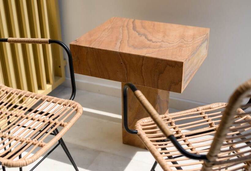 בית מלון כפרי Fos Downtown Suites