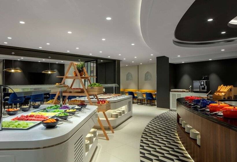 Отель Hyatt Place Dubai Jumeirah