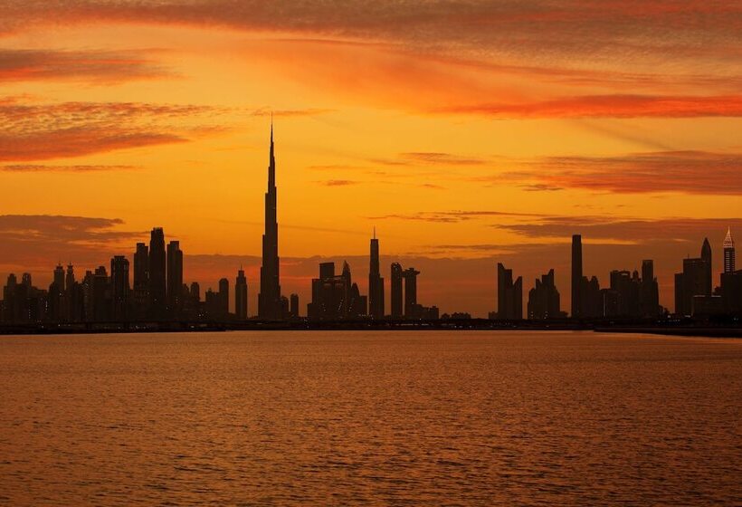 Отель Hyatt Place Dubai Jumeirah