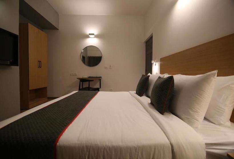 בית מלון כפרי Super Townhouse Airport Road