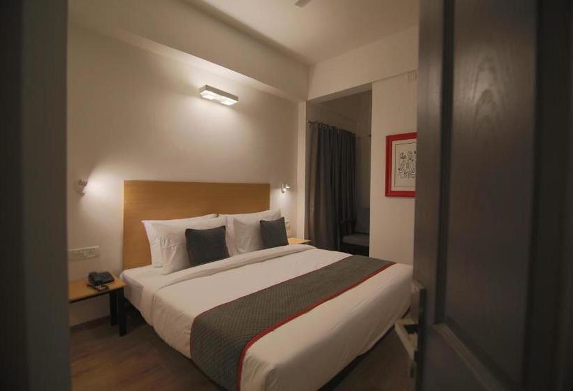 בית מלון כפרי Super Townhouse Airport Road