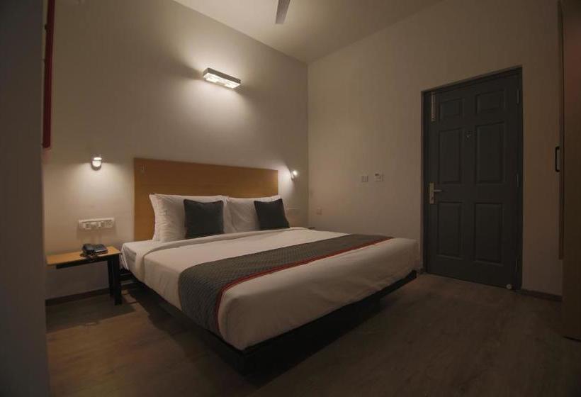 בית מלון כפרי Super Townhouse Airport Road