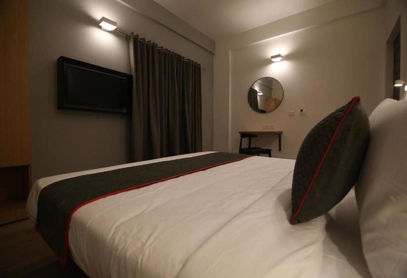 בית מלון כפרי Super Townhouse Airport Road