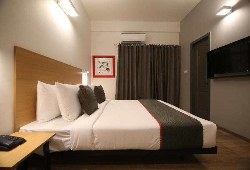 בית מלון כפרי Super Townhouse Airport Road