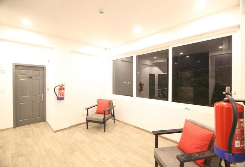 בית מלון כפרי Super Townhouse Airport Road