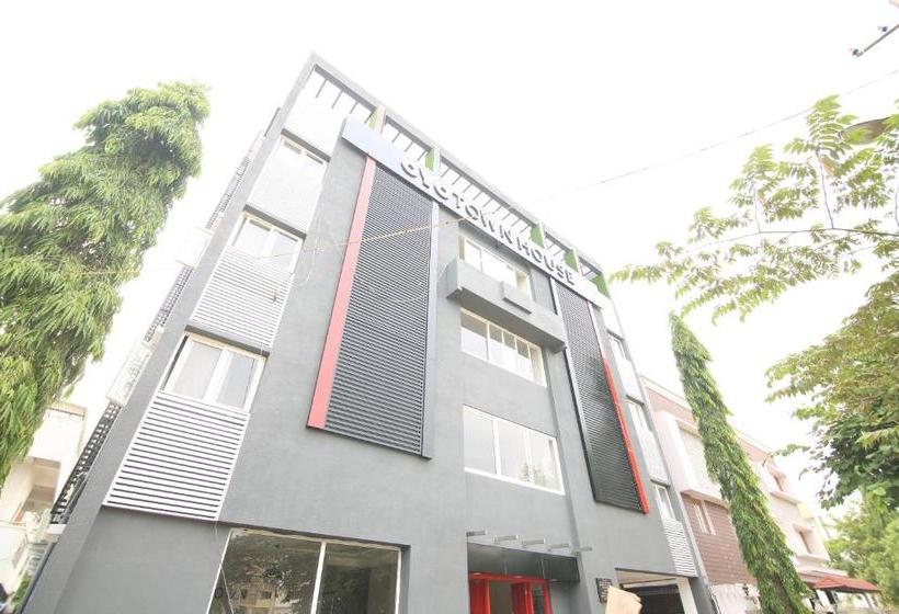 בית מלון כפרי Super Townhouse Airport Road