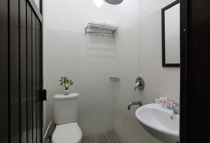 호텔 Penginapan Rb Syariah By Oyo Rooms